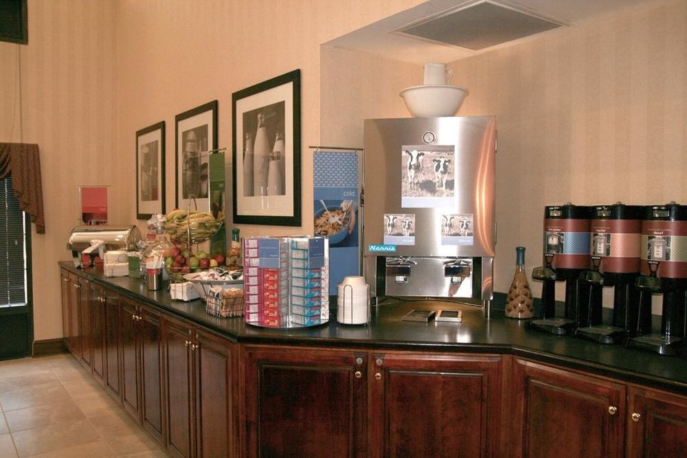 Hampton Inn & Suites Florence Center Restoran fotoğraf